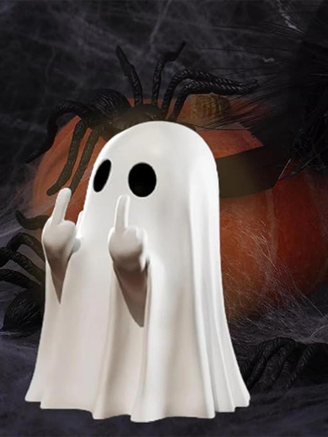 Fantasma blanco haciendo una peineta